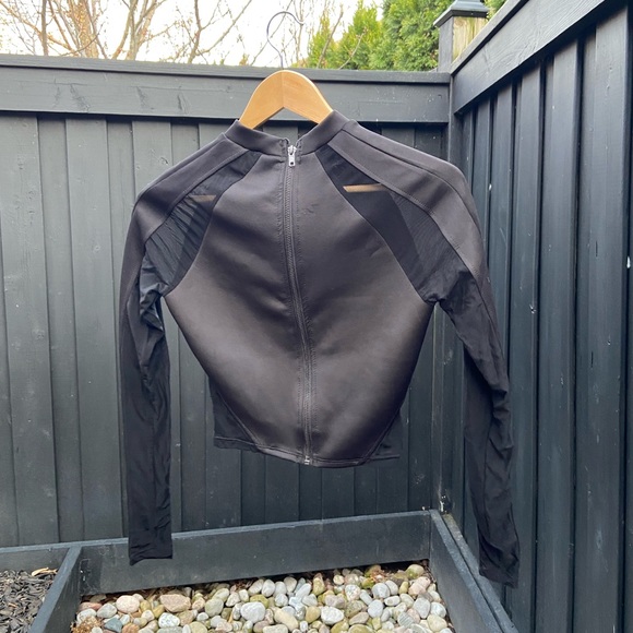 Revamped zip up long sleeve - Picture 4 of 8